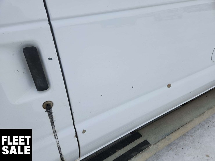 2013-ford-cargo-image-36