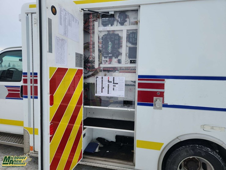 2016-chevrolet-express-s/a-ambulance-image-41