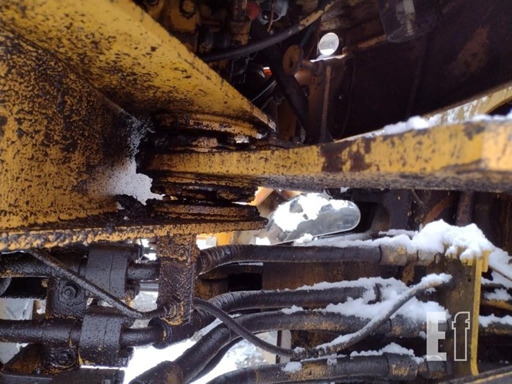 caterpillar-it28-image-25