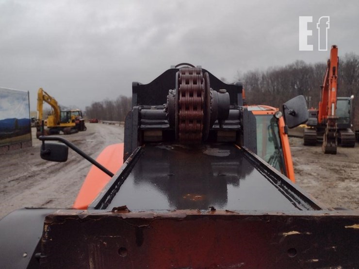 2016-jlg-1255-image-16