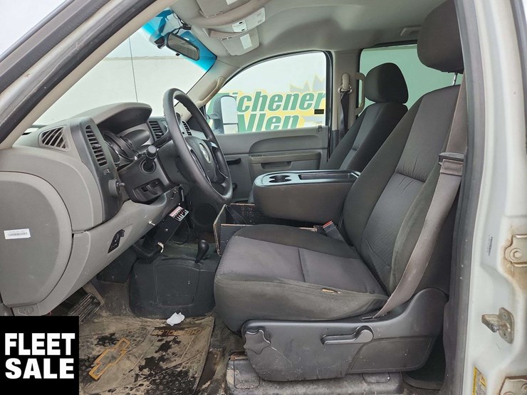 2011-chevrolet-silverado-1500-image-27