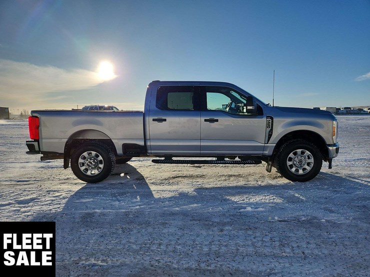 2023-ford-f250-image-8