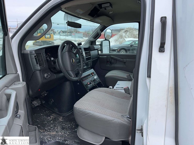 2016-chevrolet-express-g3500-image-16