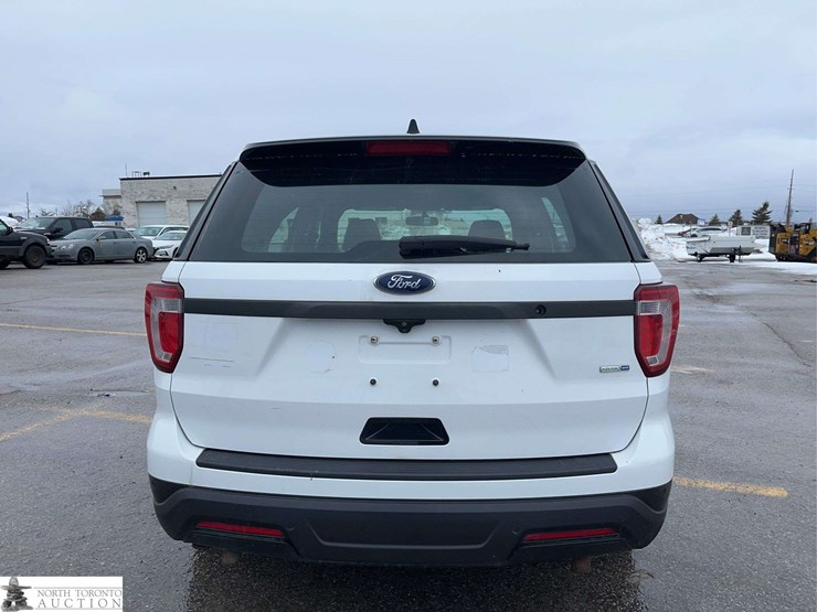2019-ford-explorer-image-5
