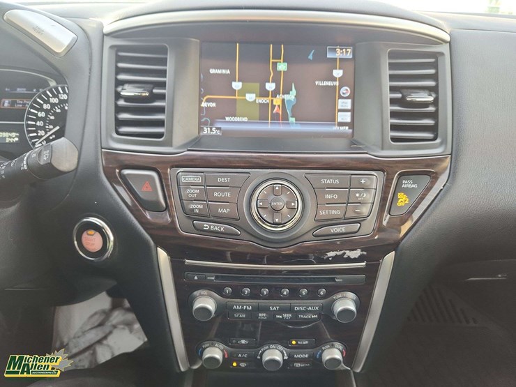 2015-nissan-pathfinder-image-23