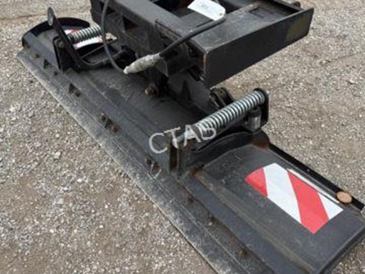 #135-•-skid-steer-ys-86-blade-/-snow-plow-image-1