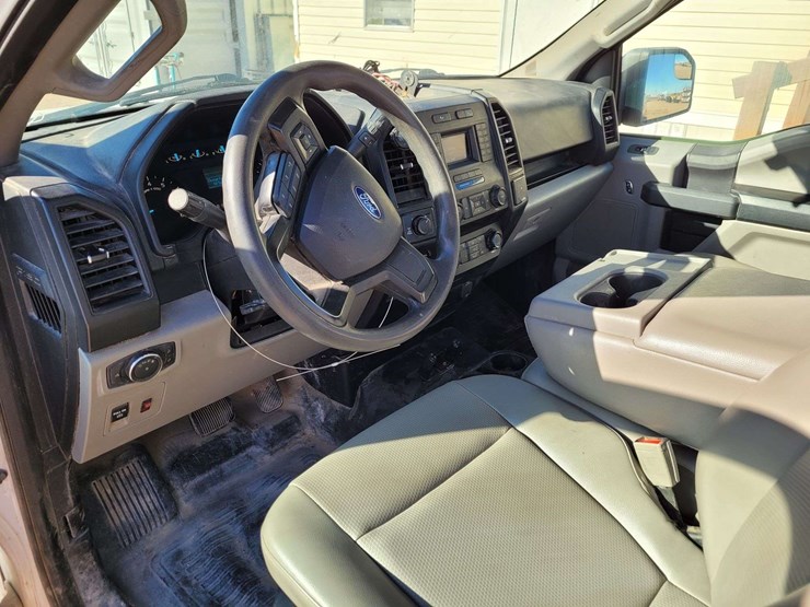 2018-ford-f150-xl-image-7