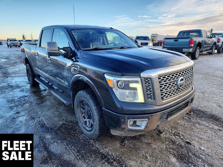 2016-nissan-titan-image-2