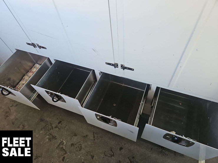 2012-ford-e-series-s/a-service-cube-van-image-36