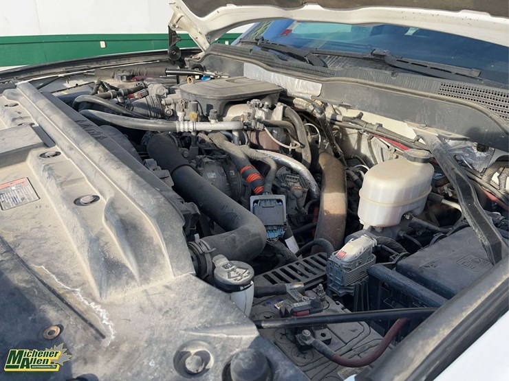 2015-chevrolet-silverado-3500hd-image-24