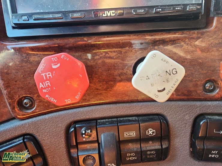 2009-freightliner-cascadia-t/a-sleeper-tractor-image-21