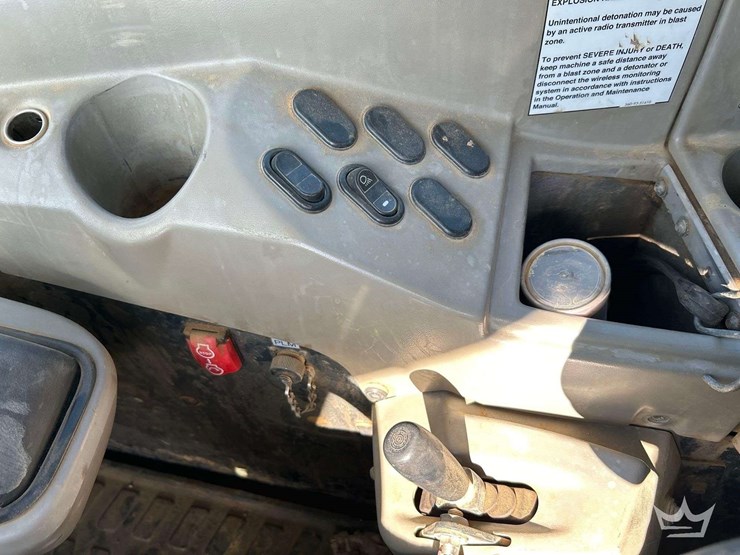 2016-komatsu-hm400-5-image-16