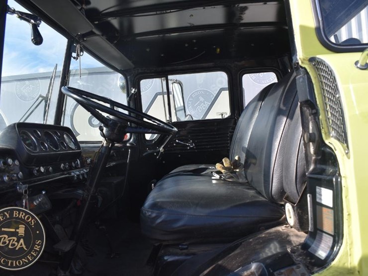 1989-ford-c8000-image-13