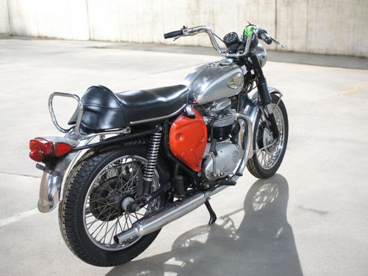 1970-bsa-a65t-thunderbolt-motorcycle-image-3