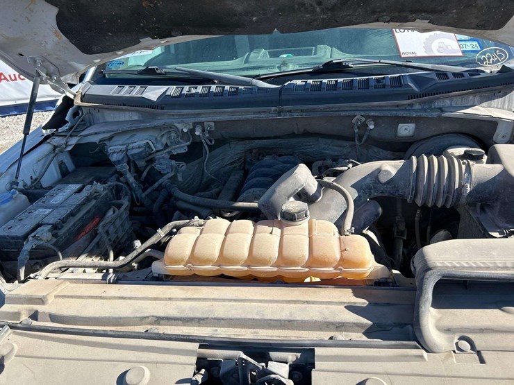 2017-ford-f150-image-8