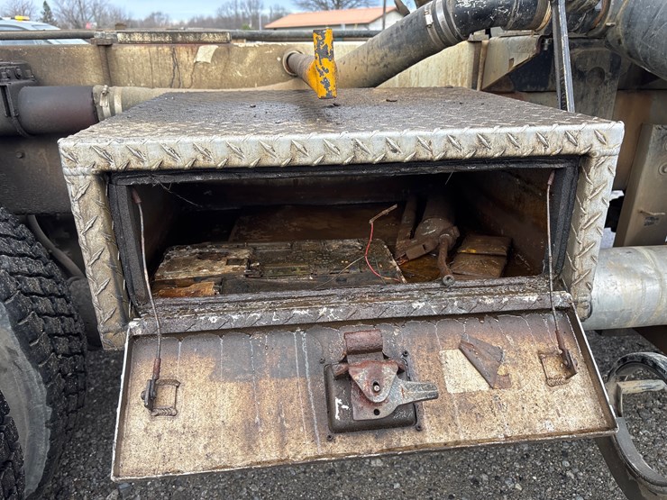 2009-international-7400-image-36