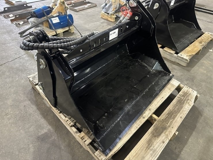 2025-giyi-gy-xkh39-39"-4-in-1-bucket-image-1