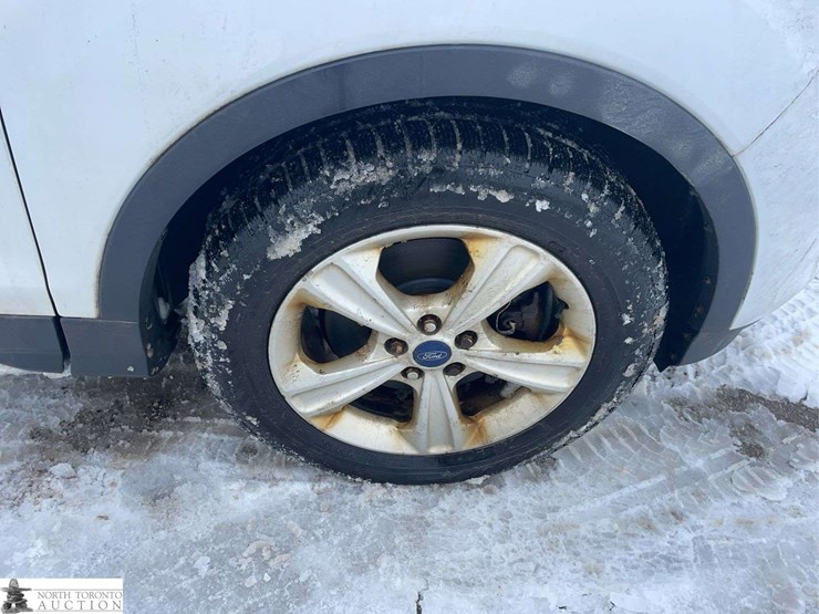 2015-ford-escape-image-22