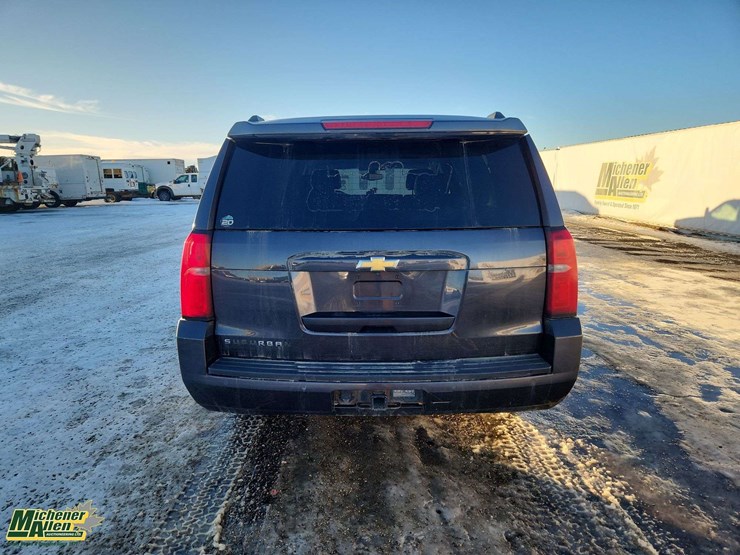 2015-chevrolet-suburban-image-7