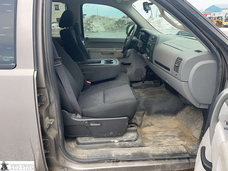 2013-chevrolet-silverado-1500-image-24