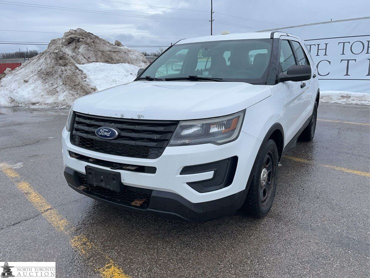 2019-ford-explorer-image-1