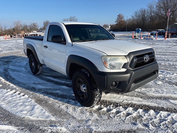2014-toyota-tacoma-image-2