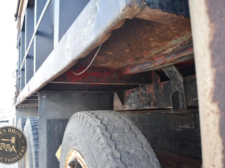 1978-ford-8000-image-13