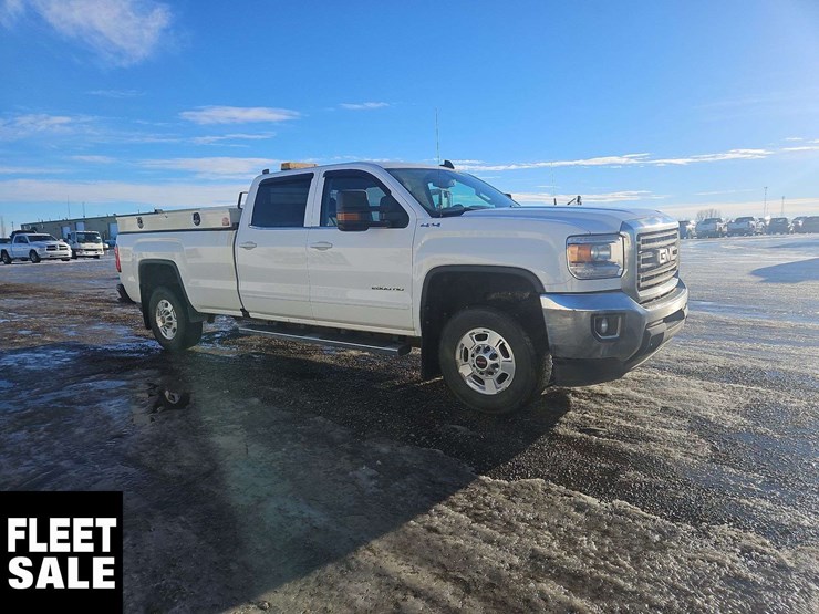 2017-gmc-sierra-2500hd-sle-image-2