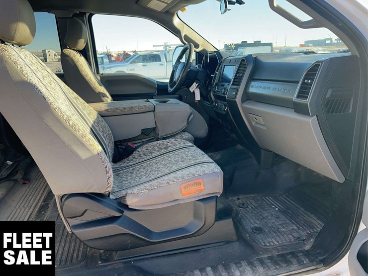 2021-ford-f350-image-17