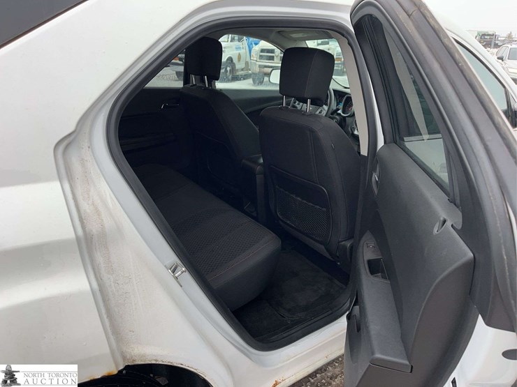 2015-chevrolet-equinox-ls-image-26