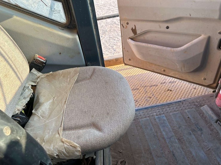 2019-deere-460e-image-22