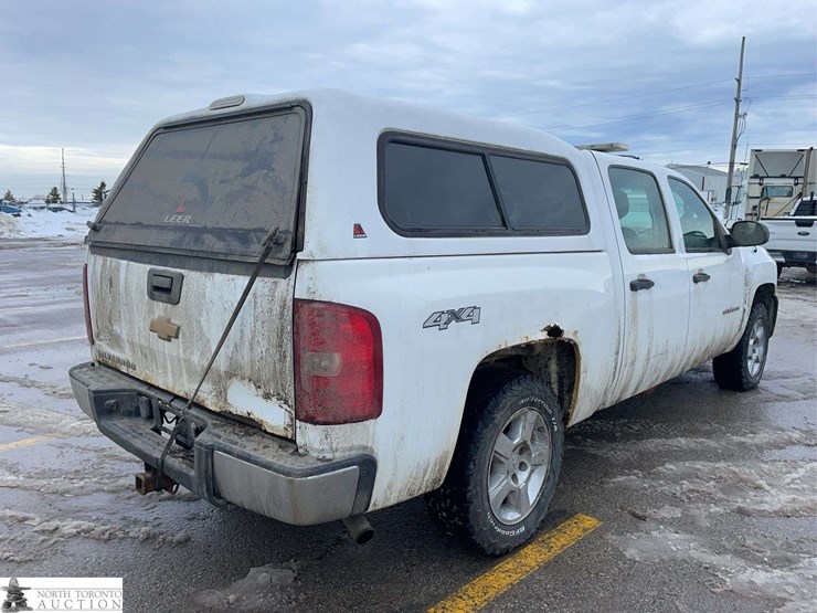 2013-chevrolet-silverado-1500-ls-image-6
