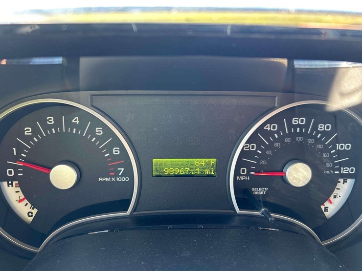 2008-ford-explorer-image-13