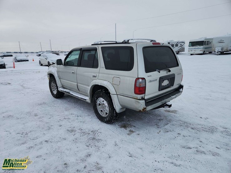 1999-toyota-4-runner-limited-image-3