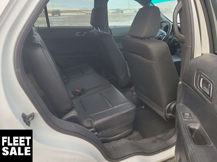 2016-ford-explorer-image-14