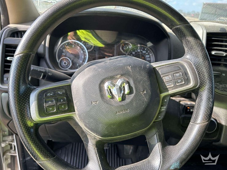 2019-dodge-2500-image-16