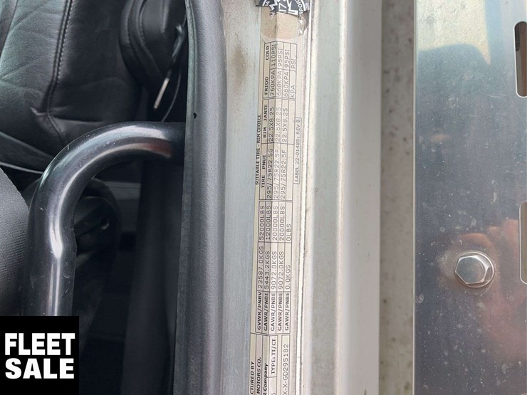 2016-peterbilt-367-image-21