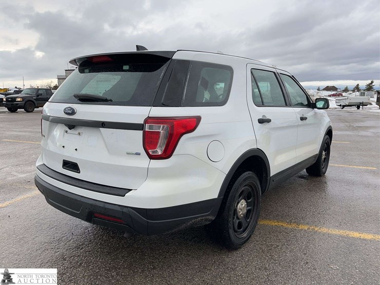 2018-ford-explorer-image-4