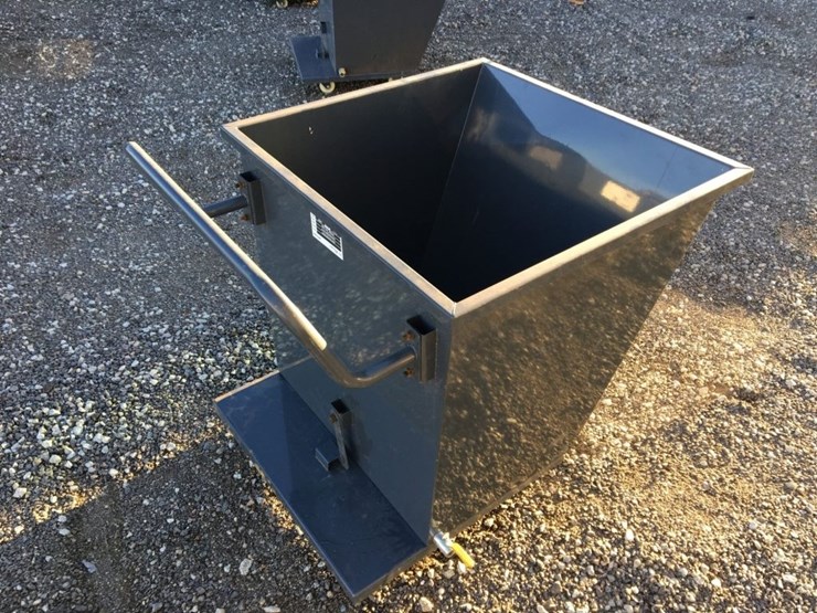 unused-2025-iranch-23in-x-26in-x-25in-dump-hopper-image-2