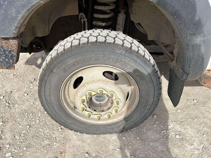 2019-ford-f550-image-41