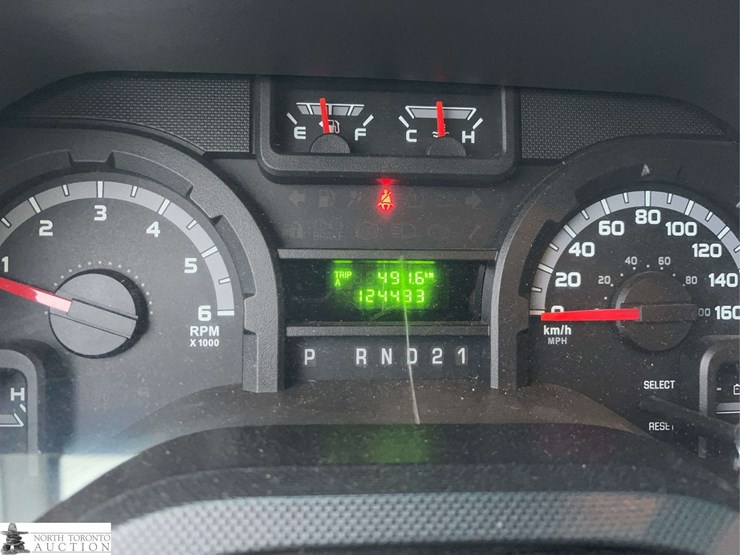 2011-ford-cargo-image-15