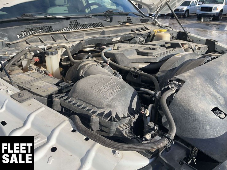 2017-ram-5500-crew-cab-4x4-s/a-service-truck-image-24