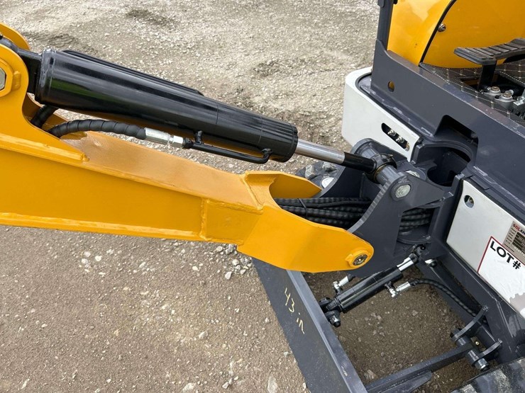 2025-sdlanch-sdle20-diesel-mini-excavator-image-18