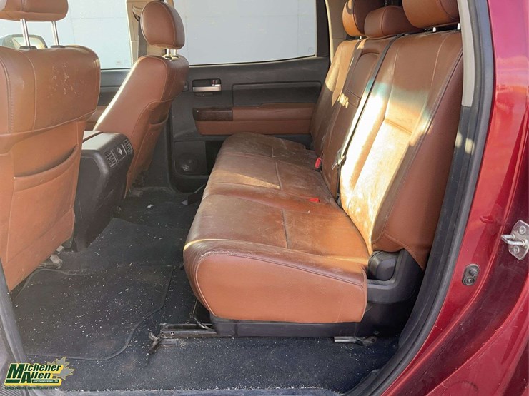 2010-toyota-tundra-image-15