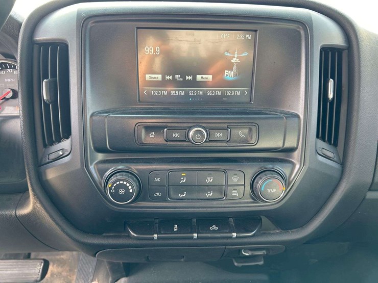 2018-chevrolet-silverado-1500-image-16