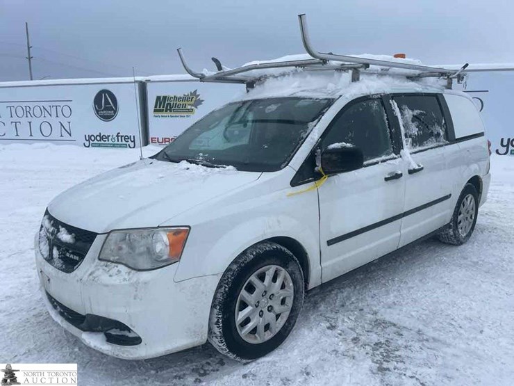 2015-ram-tradesman-image-1