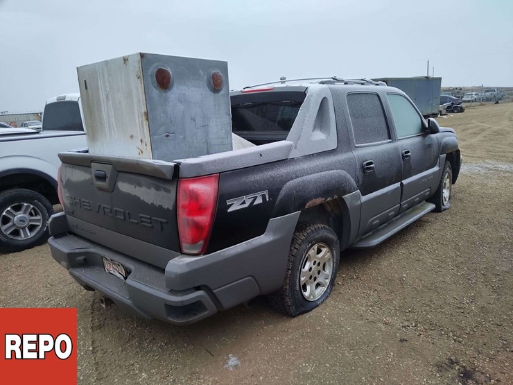 non-operable-2002-chevrolet-avalanche-image-4