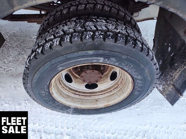 2011-ford-f550-image-13