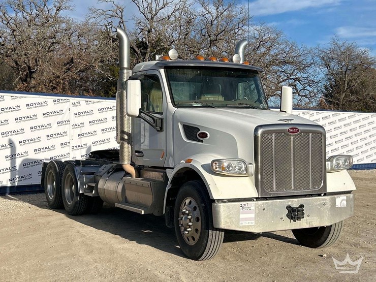 2017-peterbilt-567-image-4