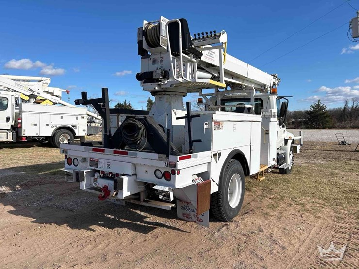 2007-international-derrick-digger-image-34